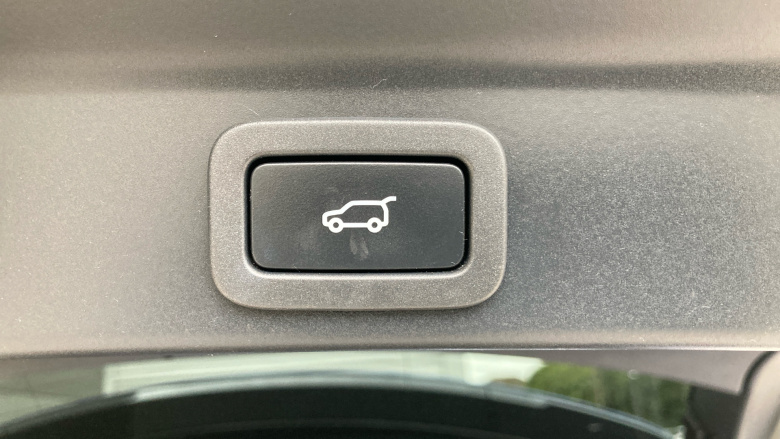 Jaguar F-Pace 2.0 P400e R-Dynamic SE 5dr Auto AWD Estate